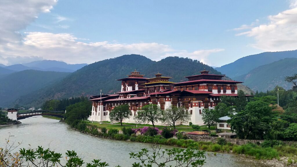 Bhutan Palace - Himalayan Lama Travels