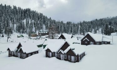 Kashmir Gulmarg Snowfall - Himalayan Lama Travels 04